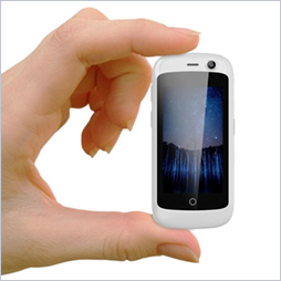 Меньше не бывает: 4G-смартфон Jelly на Android Nougat